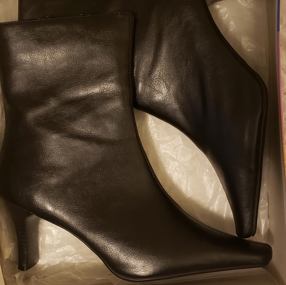 Black ankle boot - Picture 4 of 4